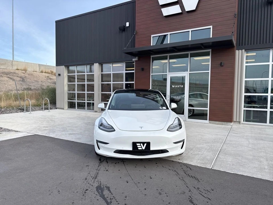 2019 Tesla Model 3 - Image 2 of 21