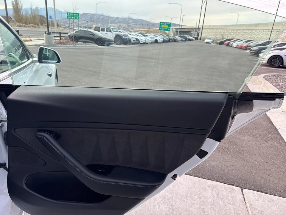 2019 Tesla Model 3 - Image 17 of 21