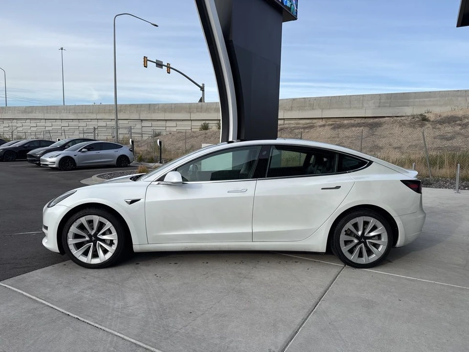 2019 Tesla Model 3 - Image 4 of 21