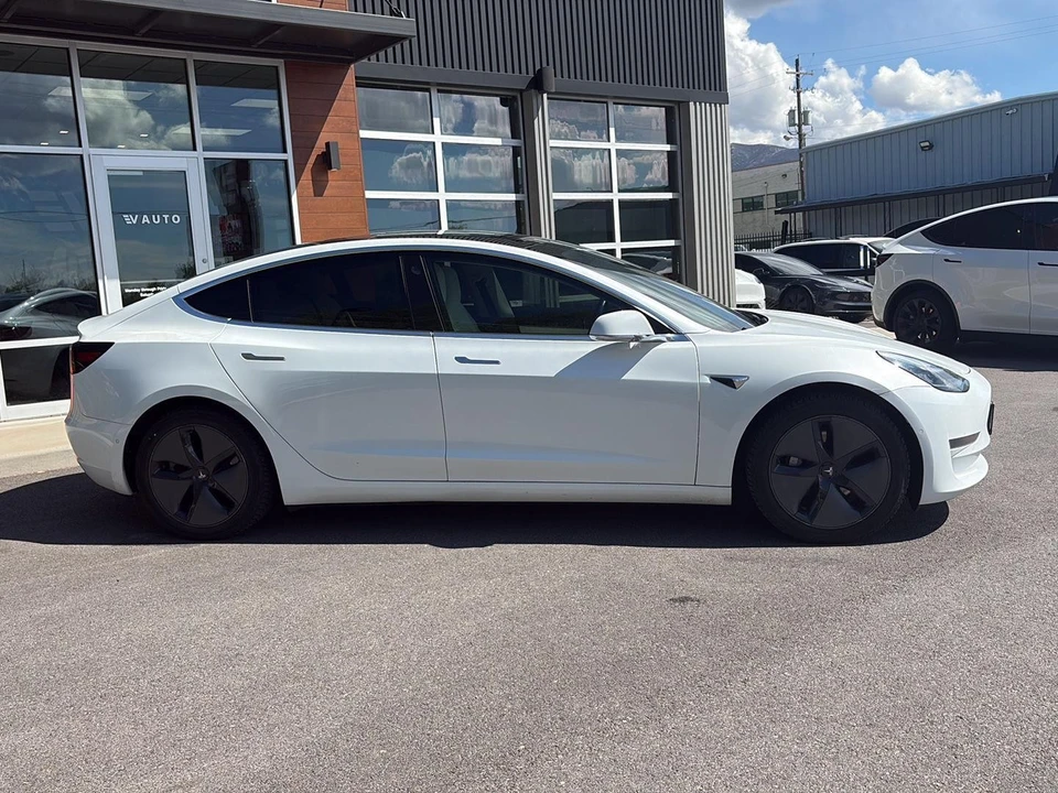2019 Tesla Model 3 - Image 9 of 21