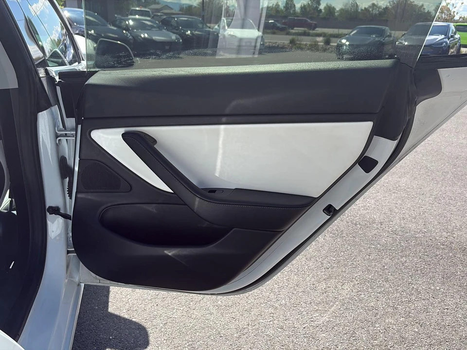 2019 Tesla Model 3 - Image 18 of 21