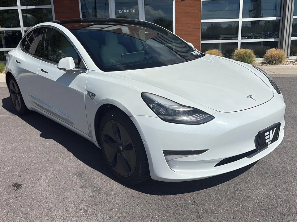 2019 Tesla Model 3 - Image 2 of 21