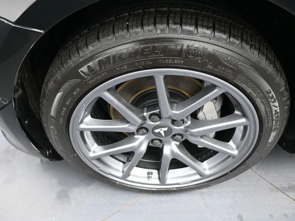 2019 Tesla Model 3 - Image 14 of 31