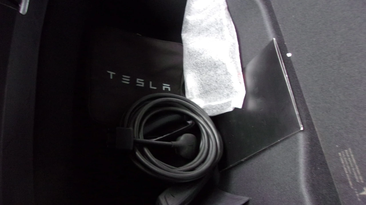 2019 Tesla Model 3 - Image 6 of 14