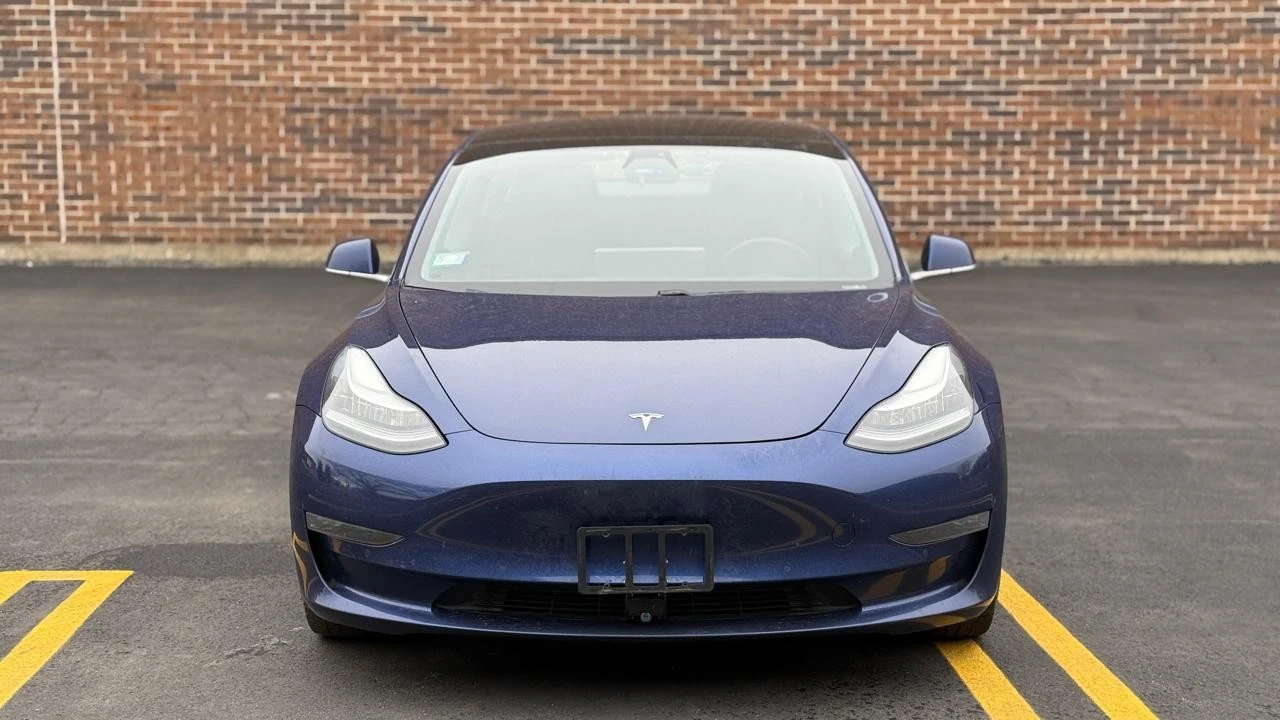 2019 Tesla Model 3 - Image 2 of 21