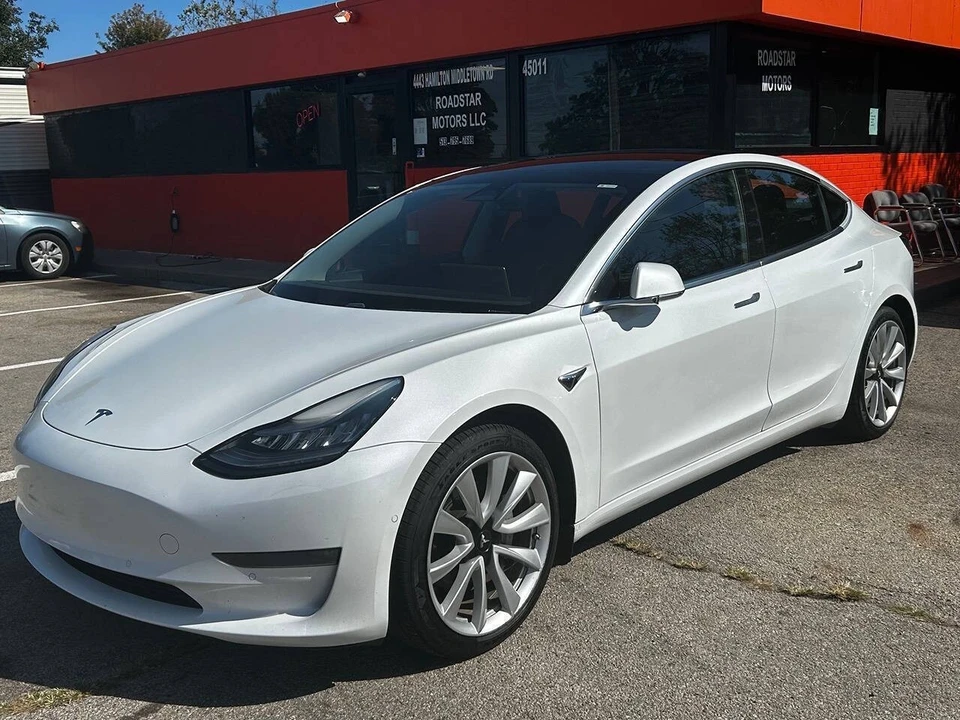 2019 Tesla Model 3 - Image 2 of 12