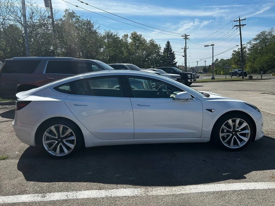 2019 Tesla Model 3 - Image 8 of 12