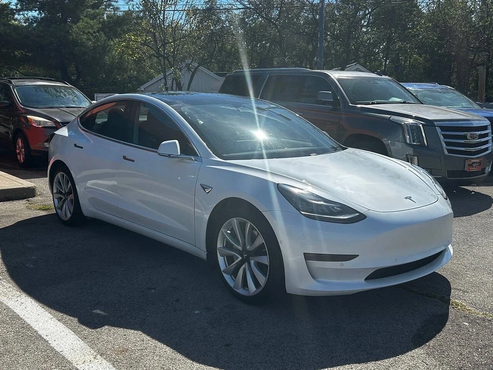 2019 Tesla Model 3 - Image 3 of 12