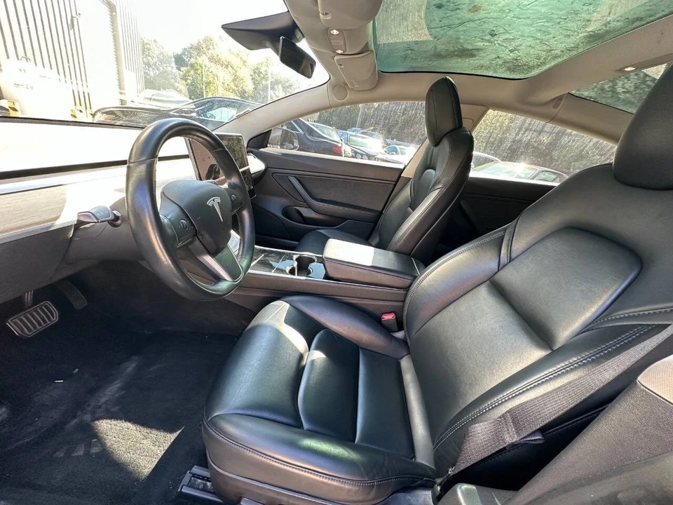 2019 Tesla Model 3 - Image 9 of 19