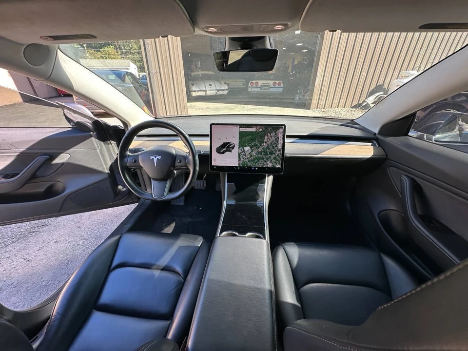2019 Tesla Model 3 - Image 12 of 19