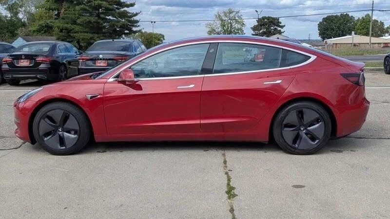 2019 Tesla Model 3 - Image 8 of 12