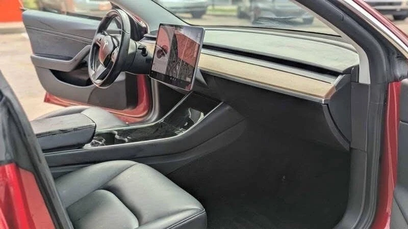 2019 Tesla Model 3 - Image 11 of 12