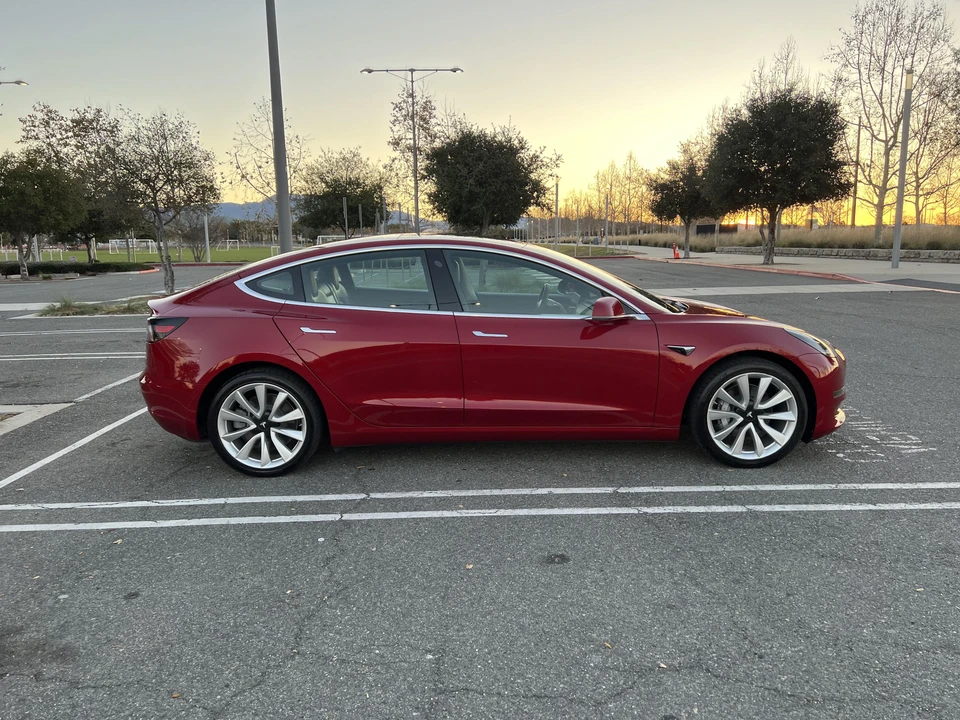 2019 Tesla Model 3 - Image 25 of 31