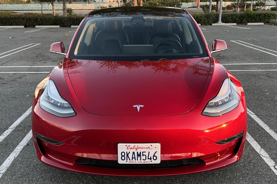 2019 Tesla Model 3 - Image 2 of 31
