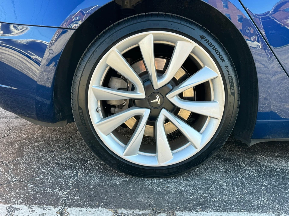 2019 Tesla Model 3 - Image 27 of 31