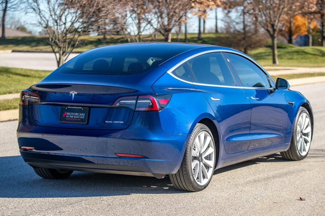 2019 Tesla Model 3 - Image 4 of 31