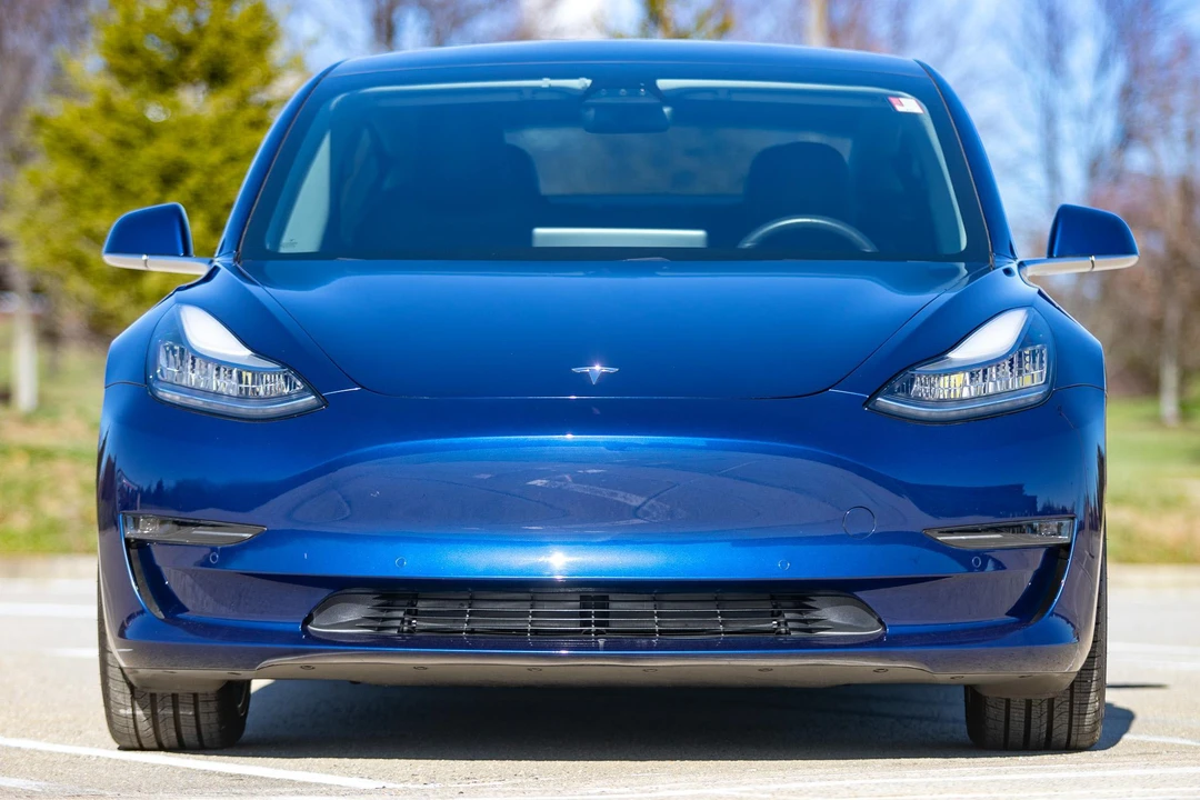 2019 Tesla Model 3 - Image 2 of 31