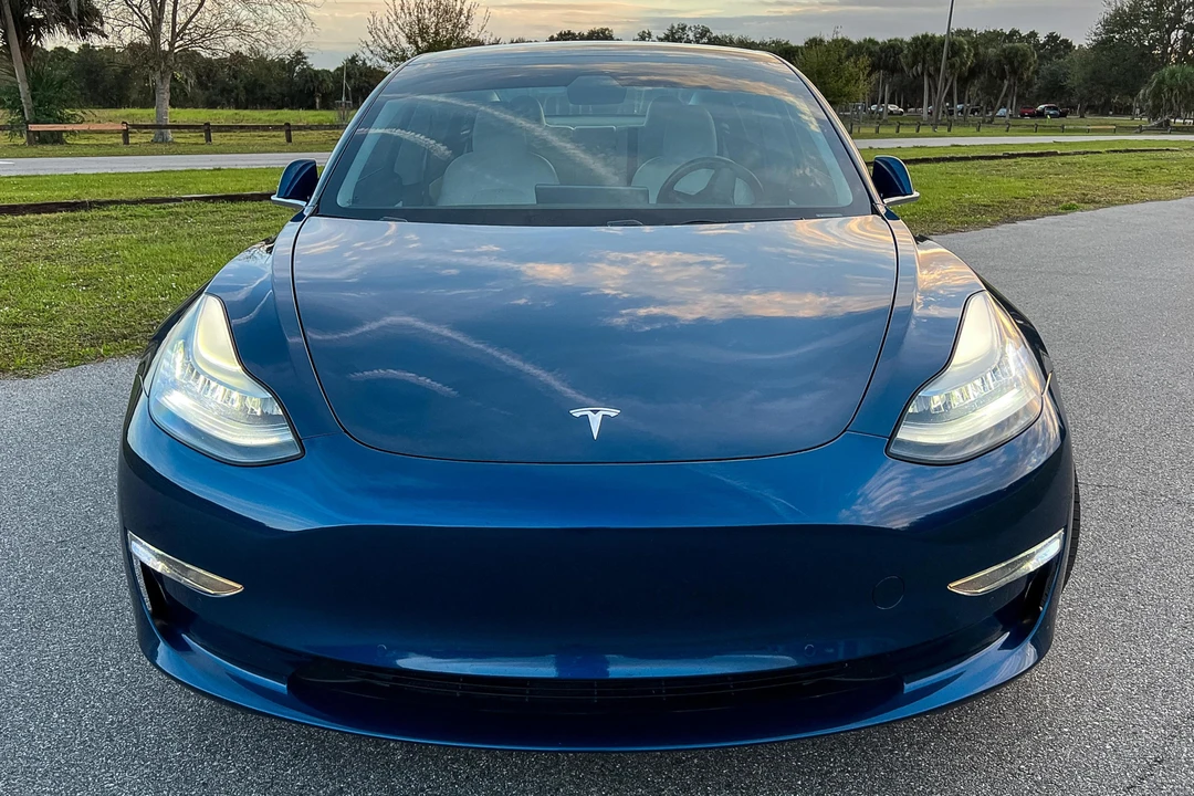 2019 Tesla Model 3 - Image 2 of 5