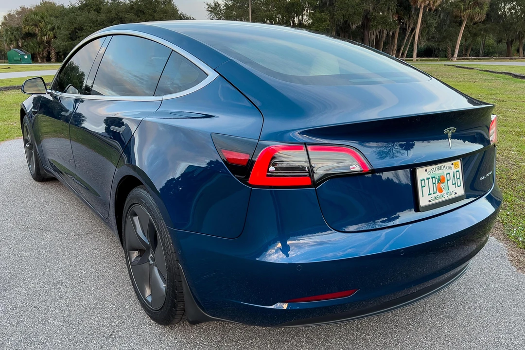 2019 Tesla Model 3 - Image 4 of 5