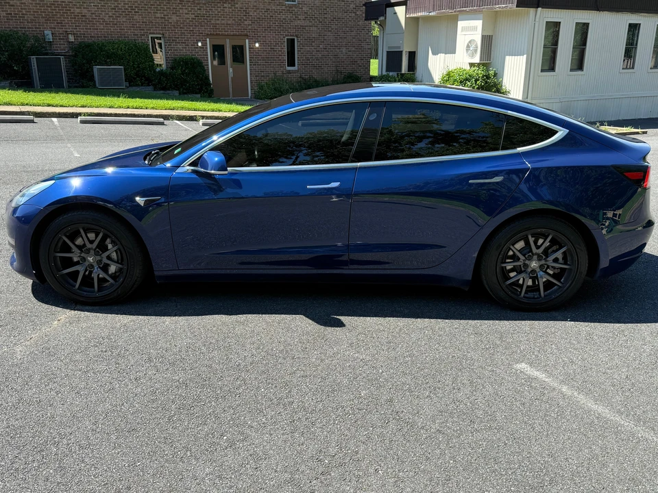 2019 Tesla Model 3 - Image 9 of 31