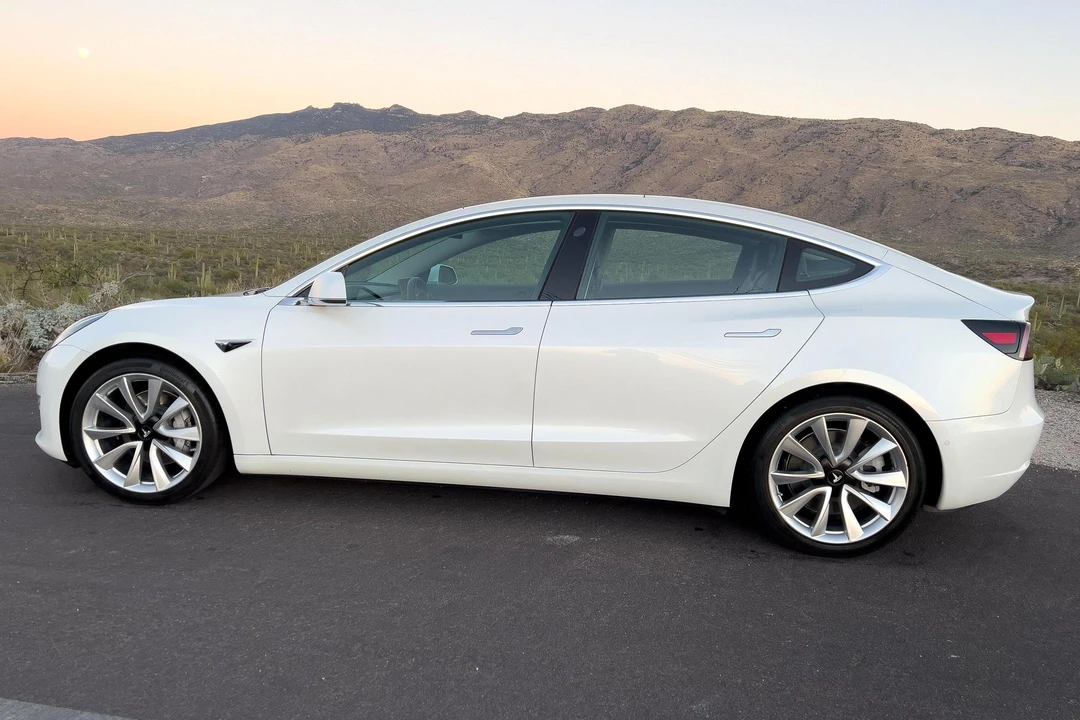 2019 Tesla Model 3 - Image 3 of 31
