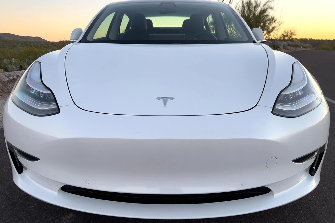 2019 Tesla Model 3 - Image 2 of 31