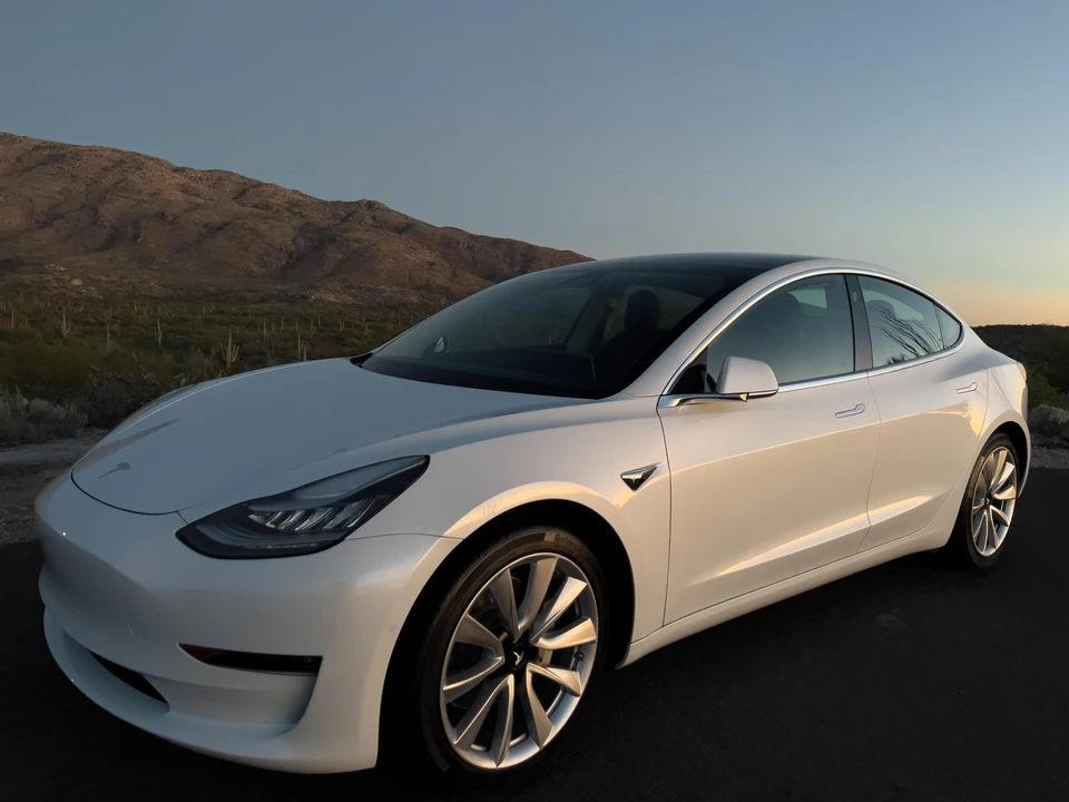 2019 Tesla Model 3 - Image 10 of 31