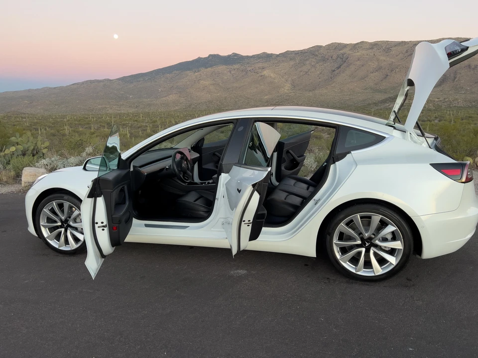 2019 Tesla Model 3 - Image 15 of 31