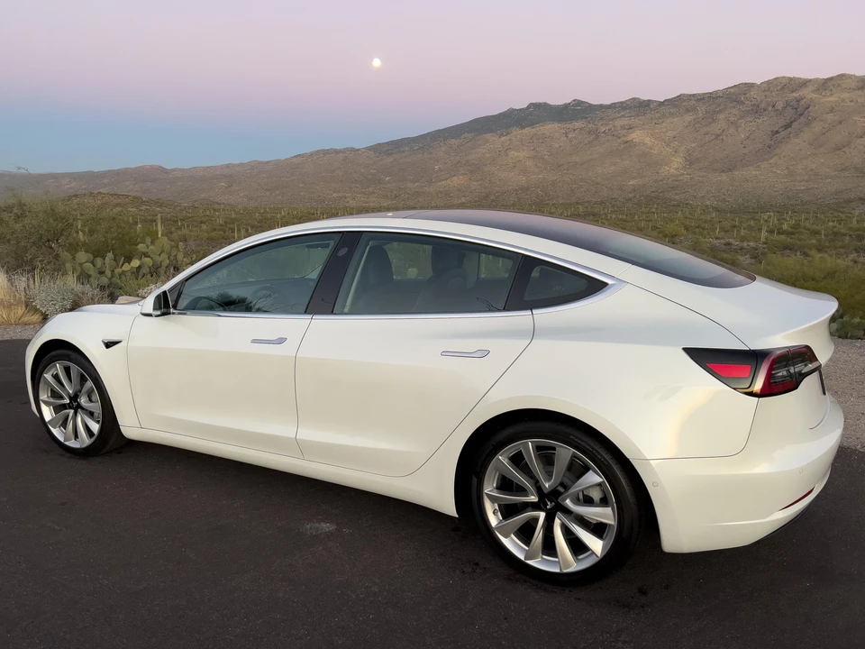 2019 Tesla Model 3 - Image 16 of 31