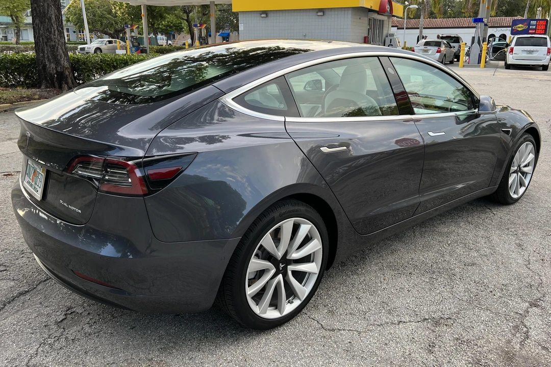 2019 Tesla Model 3 - Image 4 of 31