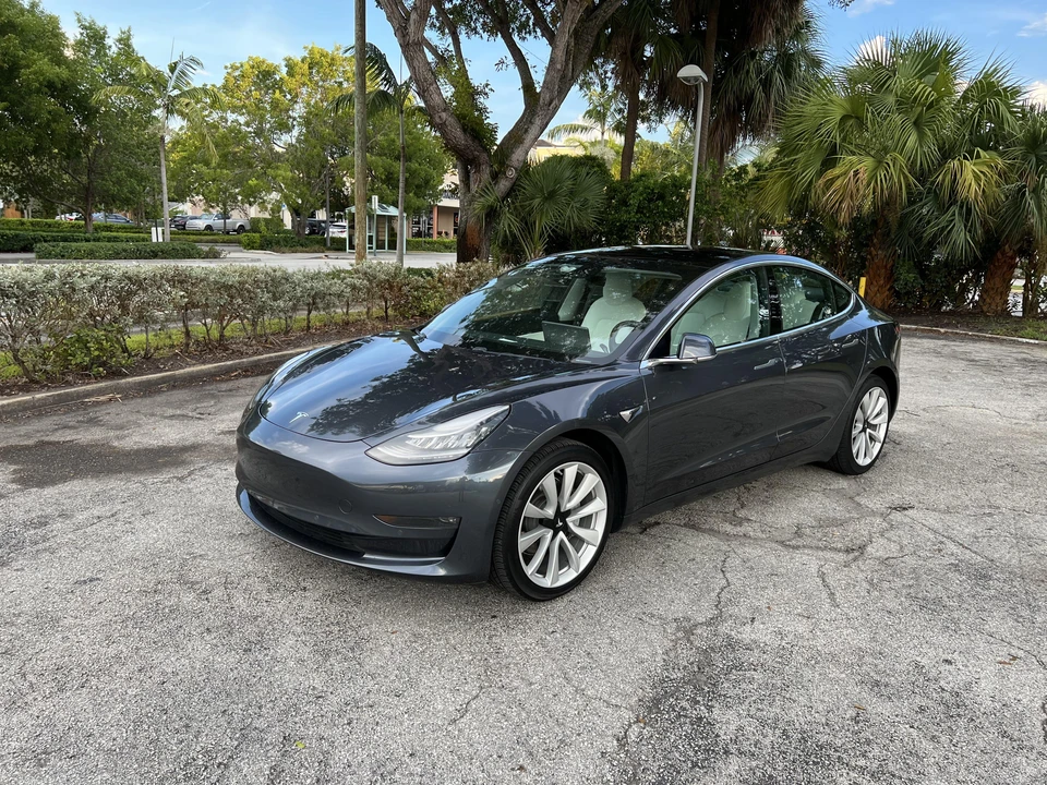 2019 Tesla Model 3 - Image 8 of 31