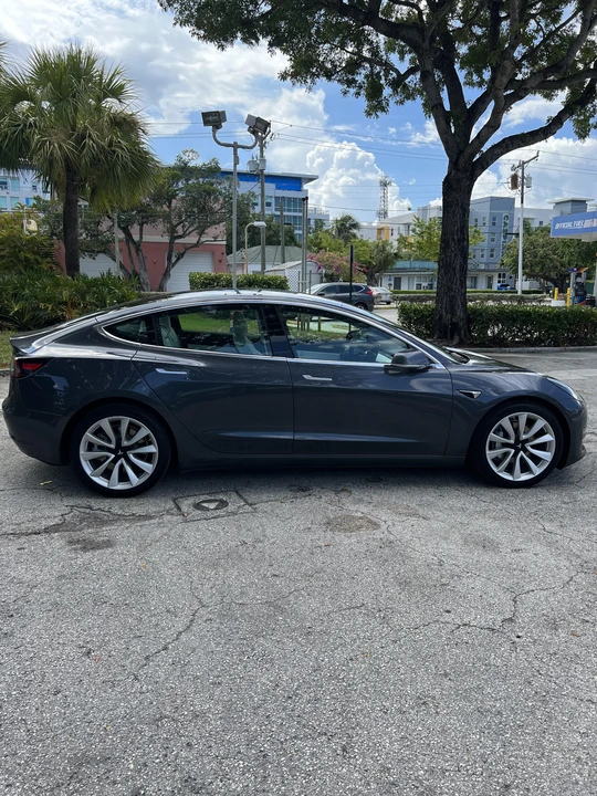 2019 Tesla Model 3 - Image 12 of 31