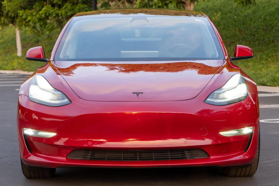 2019 Tesla Model 3 - Image 2 of 31