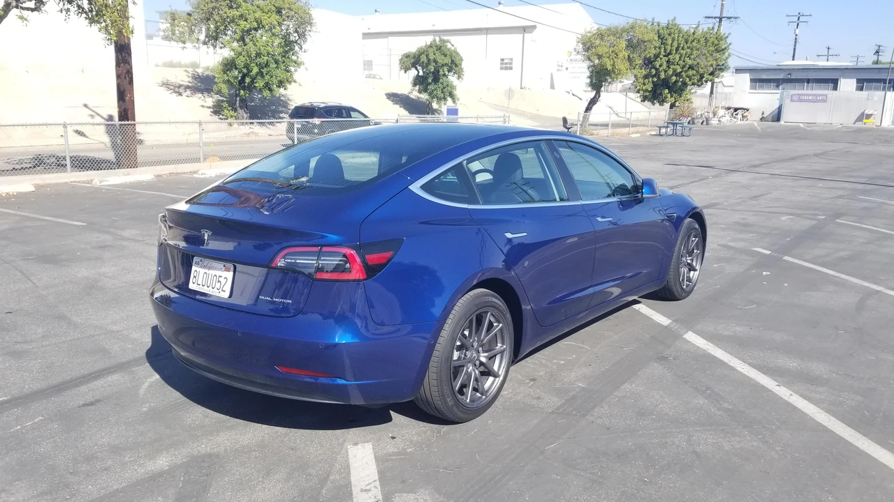 2019 Tesla Model 3 - Image 14 of 31