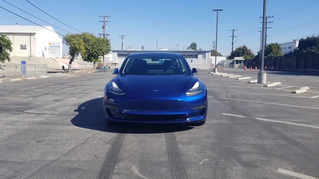 2019 Tesla Model 3 - Image 2 of 31