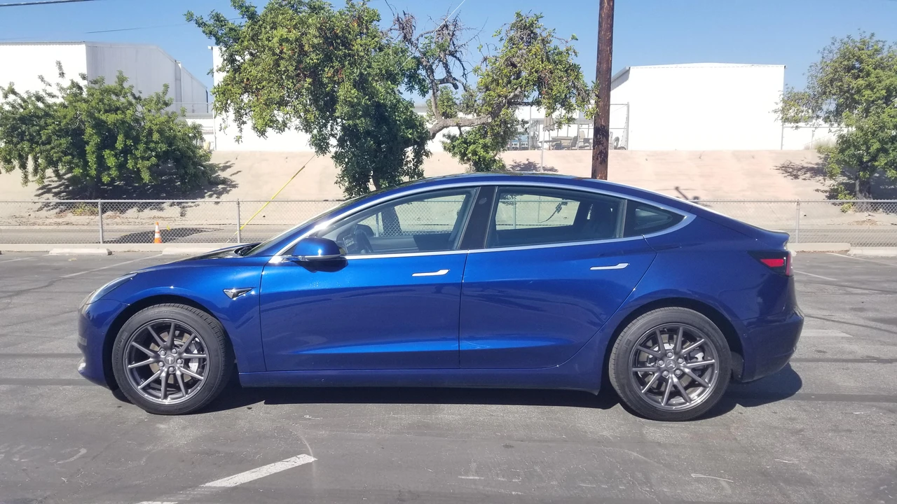 2019 Tesla Model 3 - Image 10 of 31