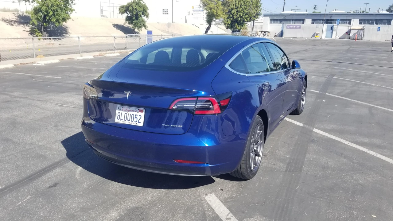 2019 Tesla Model 3 - Image 4 of 31