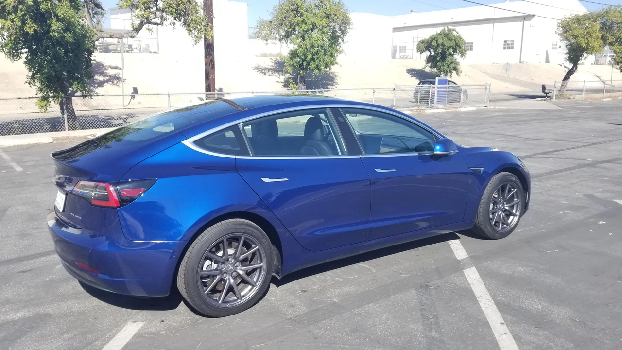 2019 Tesla Model 3 - Image 13 of 31