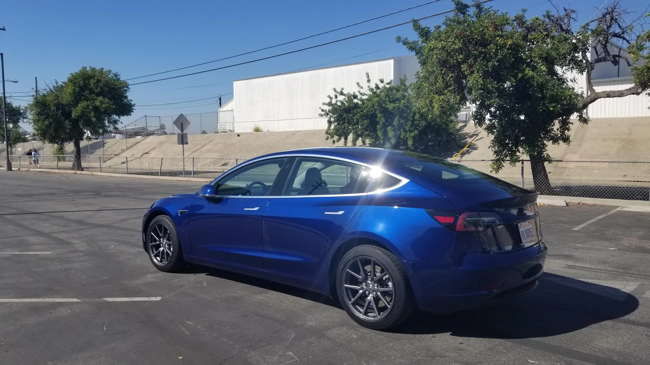 2019 Tesla Model 3 - Image 12 of 31