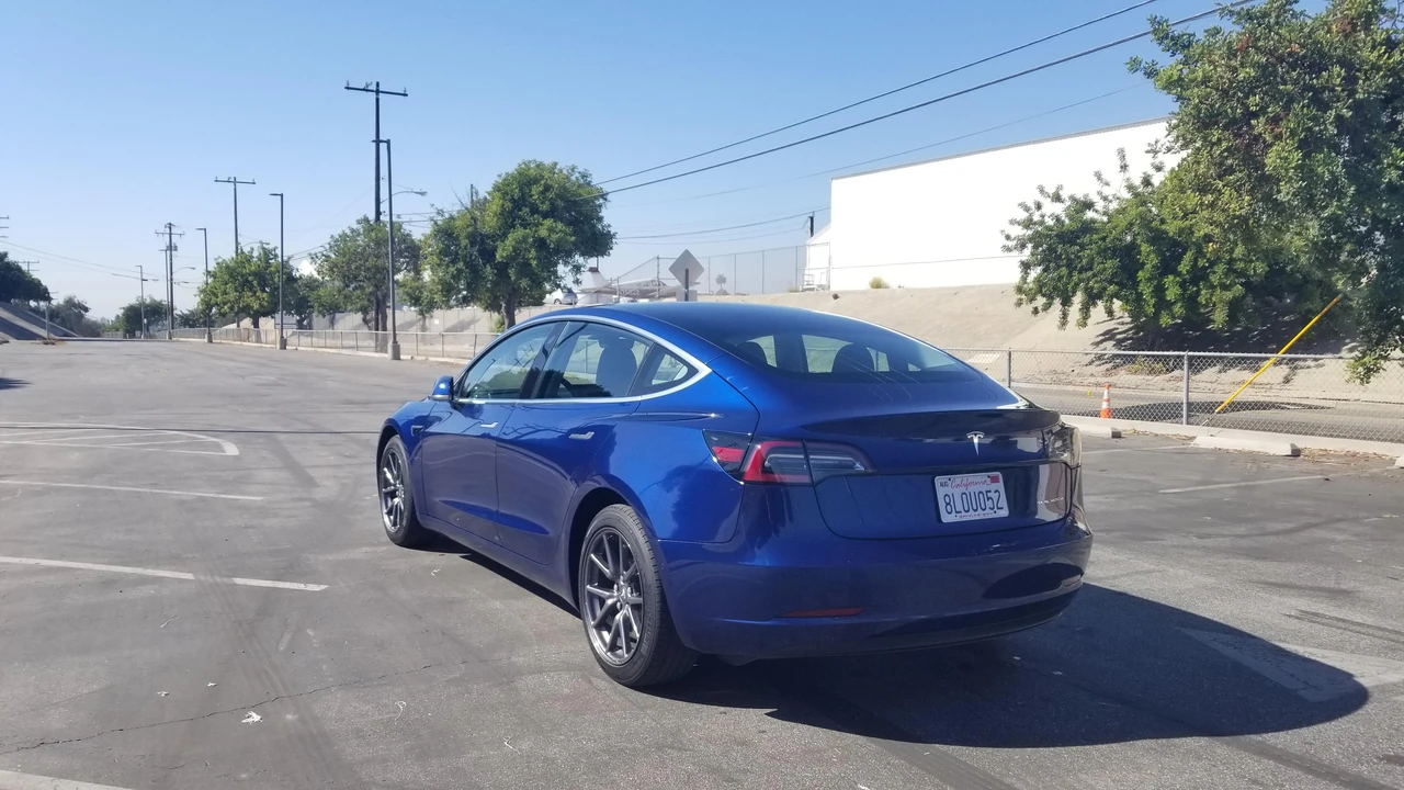 2019 Tesla Model 3 - Image 11 of 31