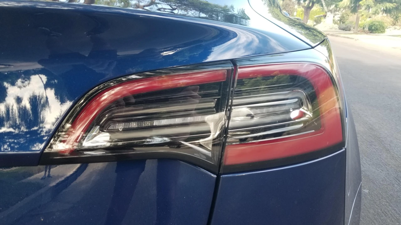 2019 Tesla Model 3 - Image 27 of 31