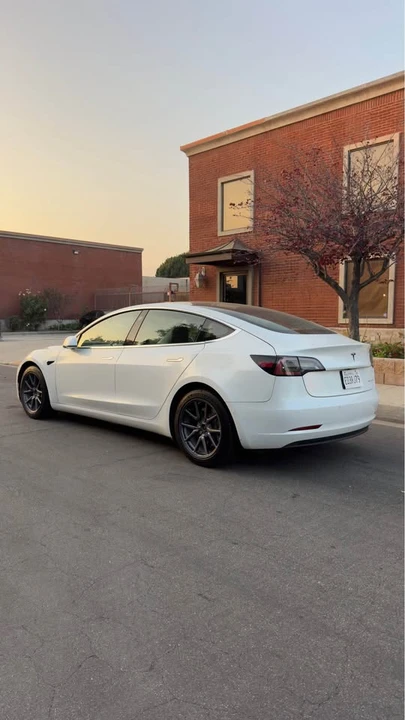 2019 Tesla Model 3 - Image 4 of 10