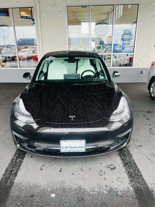 2019 Tesla Model 3 - Image 2 of 17