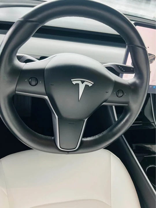 2019 Tesla Model 3 - Image 14 of 17