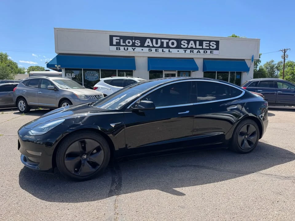 2019 Tesla Model 3 - Image 2 of 19