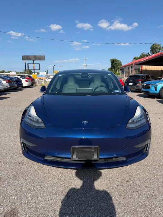 2019 Tesla Model 3 - Image 2 of 15