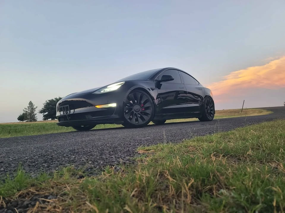 2019 Tesla Model 3 - Image 2 of 19