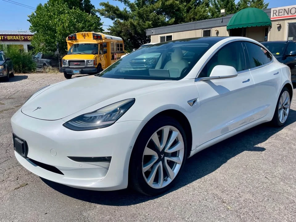 2019 Tesla Model 3 - Image 9 of 20