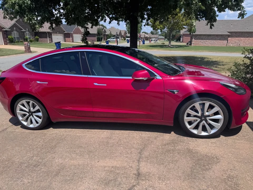 2019 Tesla Model 3 - Image 2 of 5