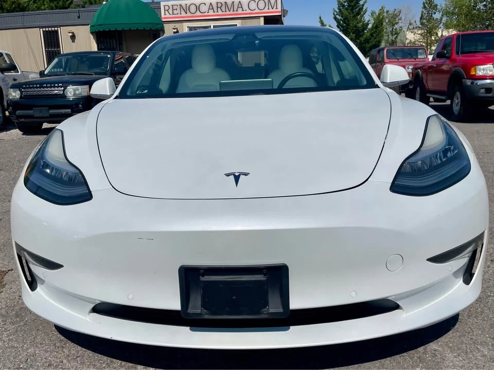 2019 Tesla Model 3 - Image 2 of 20